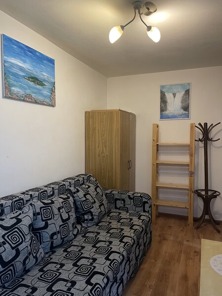 Unirii, Mall Vitan vis a vis, garsoniera proprietar.