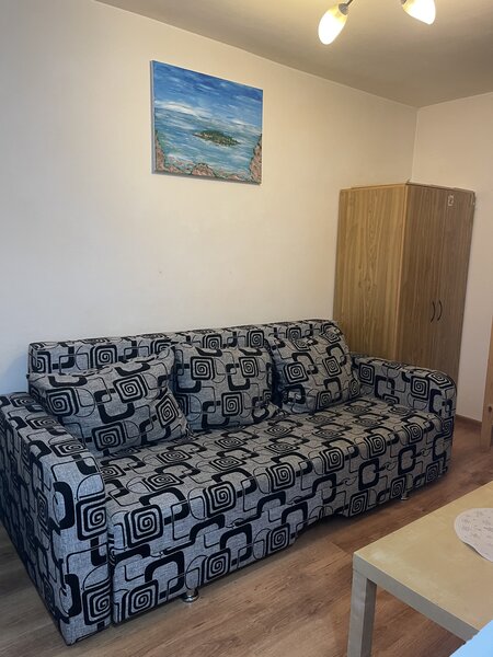 Unirii, Mall Vitan vis a vis, garsoniera proprietar.