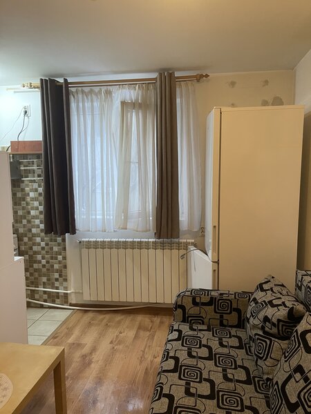 Unirii, Mall Vitan vis a vis, garsoniera proprietar.