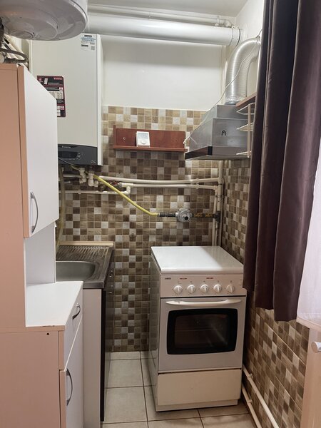 Unirii, Mall Vitan vis a vis, garsoniera proprietar.